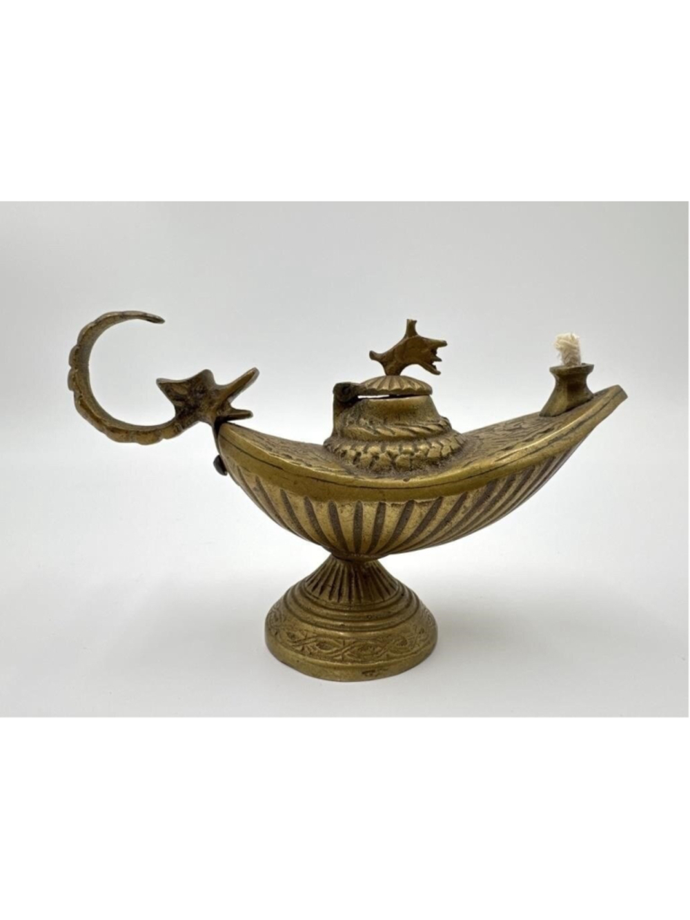 Aladdin Genie Vintage Oil Lamp, Brass Vintage